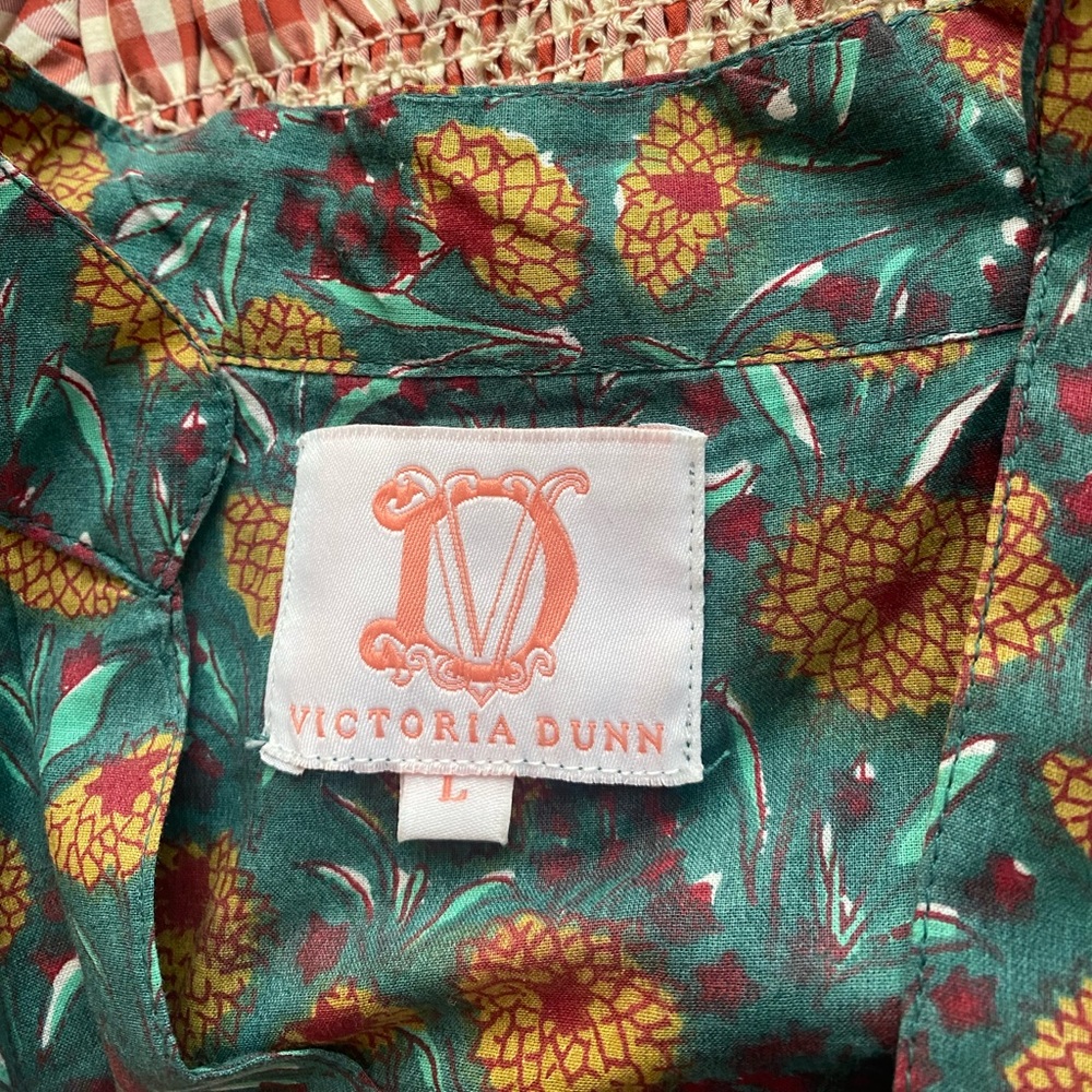 Victoria Dunn long sleeve top